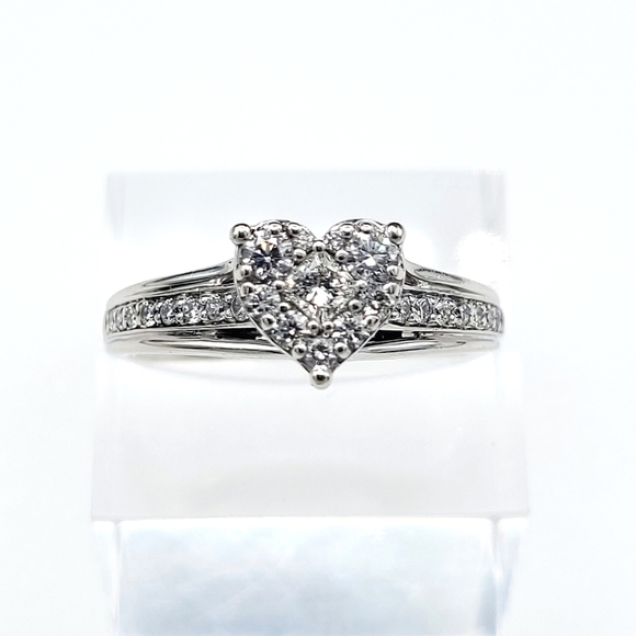 10k white gold 3/4 ct diamond Heart composite ring - Picture 2 of 14